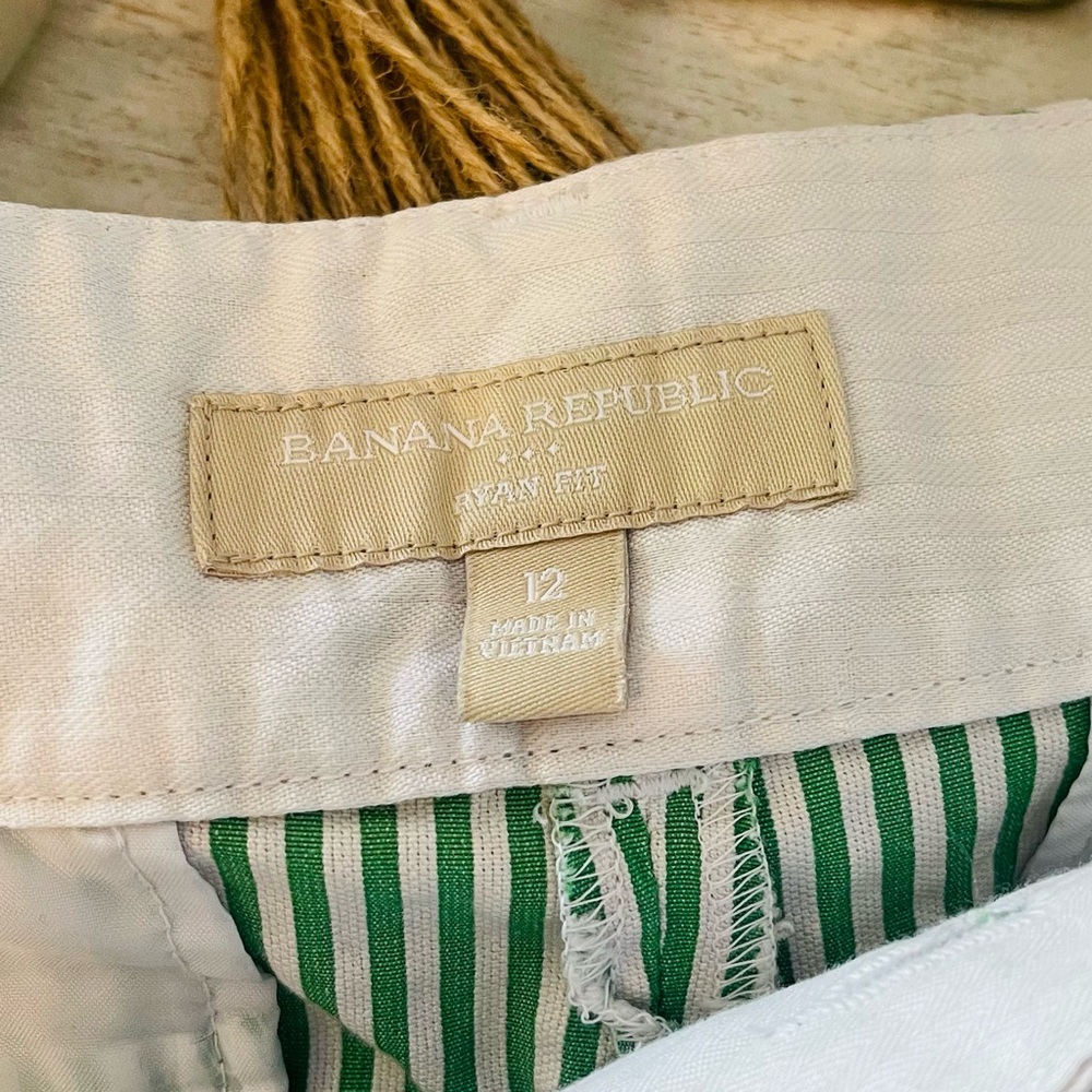 BANANA REPUBLIC Ryan Green White Pinstriped Button Short With Belt Loops Size 12 - Picture 7 of 10